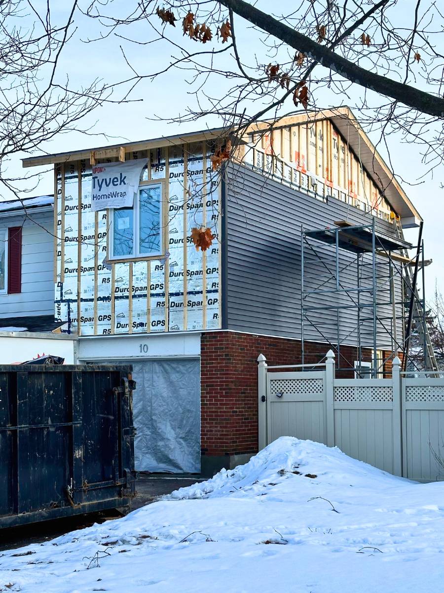 Photo of a home addition under construction in Ottawa.
